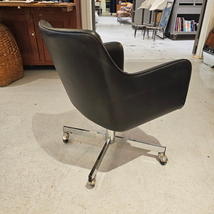 Jansko Black Vinyl Bucket Chair