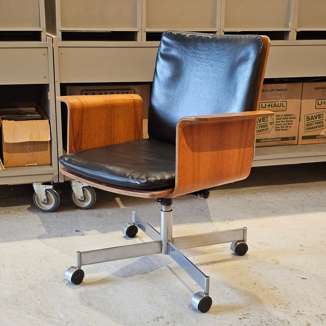 Kevi Swivel Office Armchair